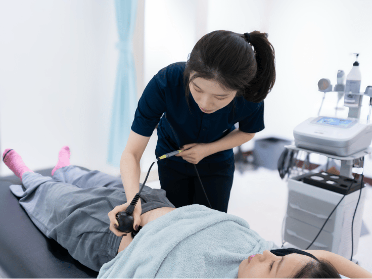 隆乳術後怕痛又怕變硬怎麼辦？唯心運動醫療體系物理治療師圖解術後修復3階段