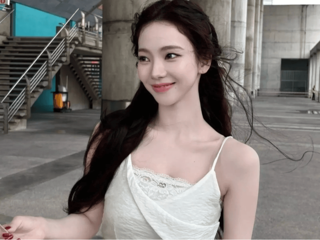 韓國女團Karina直角肩完美線條-斜方肌消除理想肩型