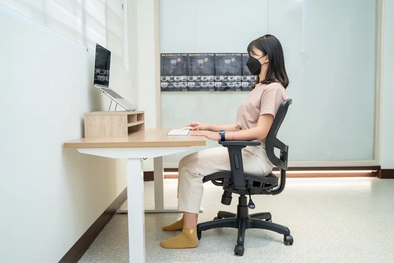 矯正富貴包：正確的辦公環境與姿勢調整建議